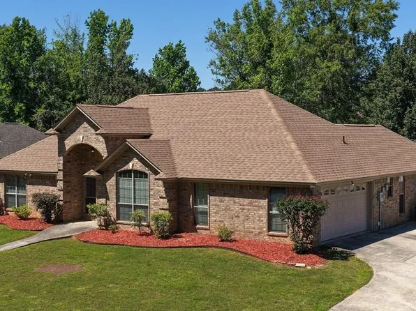 1027 Brown Dr, Wake Village, TX 75501