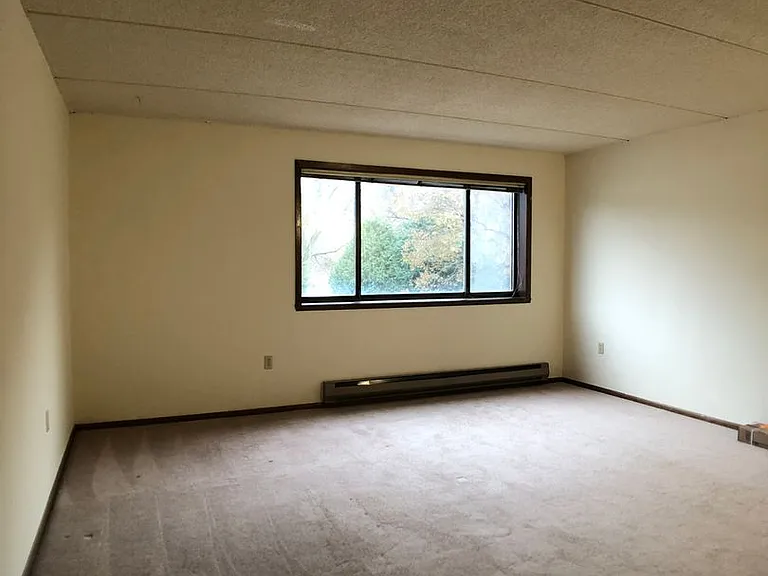 Wingra West Apartments — Photo 30