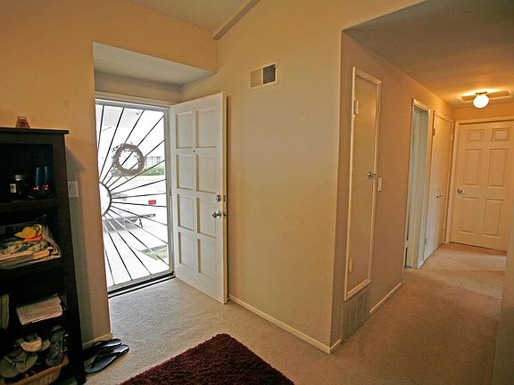 5th image of 5662 Delano Ave