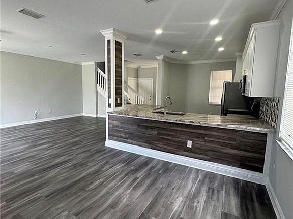 5th image of 7614 Bristol Cir