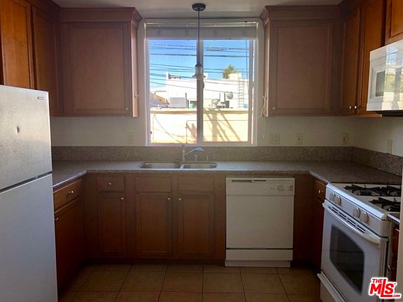 4th image of 1412 S Sherbourne Dr Unit 204