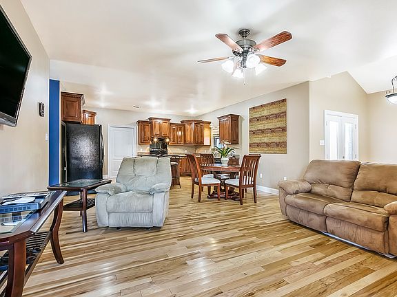 5th image of 3813 Lyndell Dr