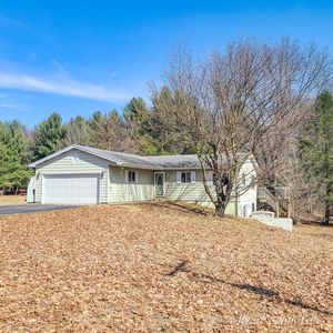 2417 S Greenville Rd, Greenville, MI, 48838
