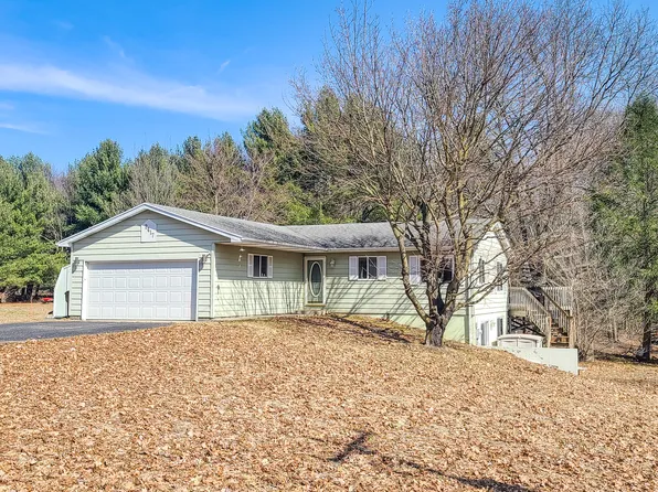 2417 S Greenville Rd, Greenville, MI 48838