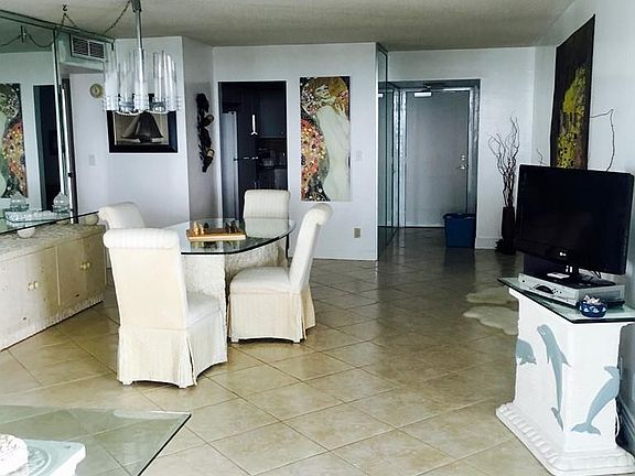 5th image of 100 Bayview Dr APT 1527