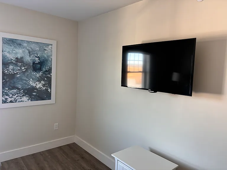 377 Ocean Blvd — Photo 9
