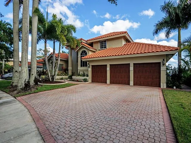 18142 NW 15th Ct — Photo 16