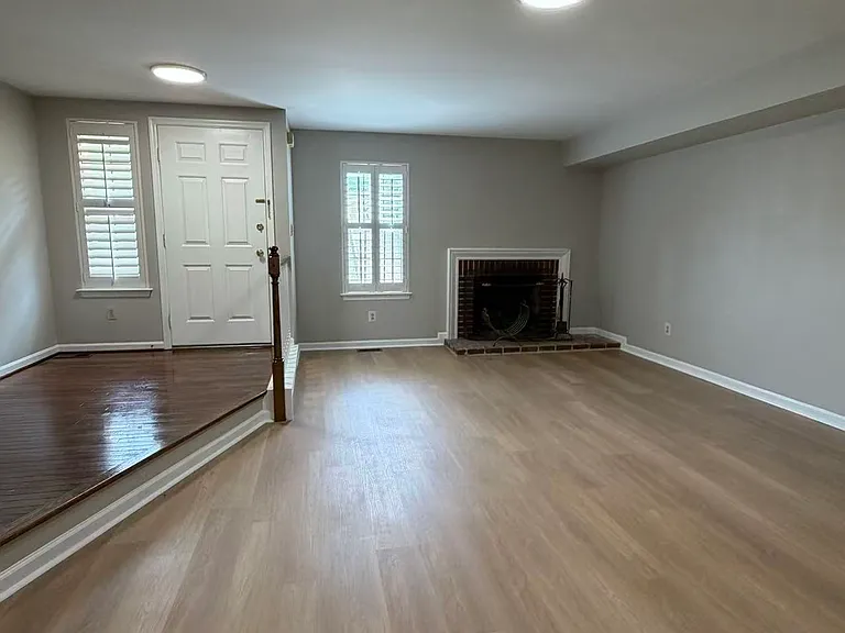 2205 Winterbridge Ln — Photo 2