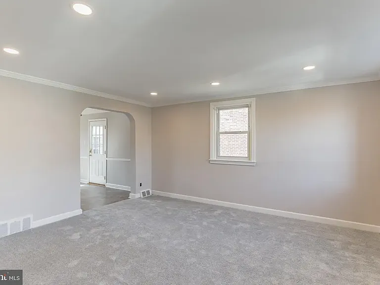 268 Childs Ave — Photo 11
