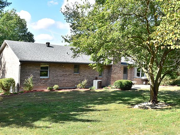 4th image of 518 Crest Dr