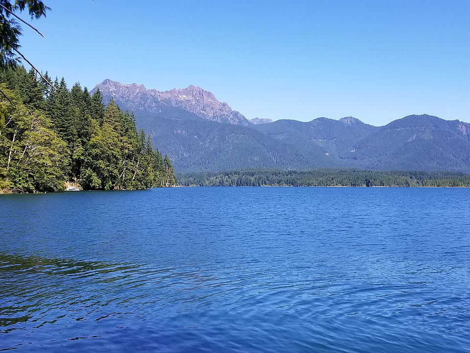 North view of mtns from dock