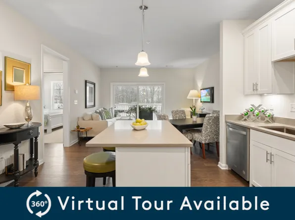 2103 Pennington Dr, Walpole, MA 02081