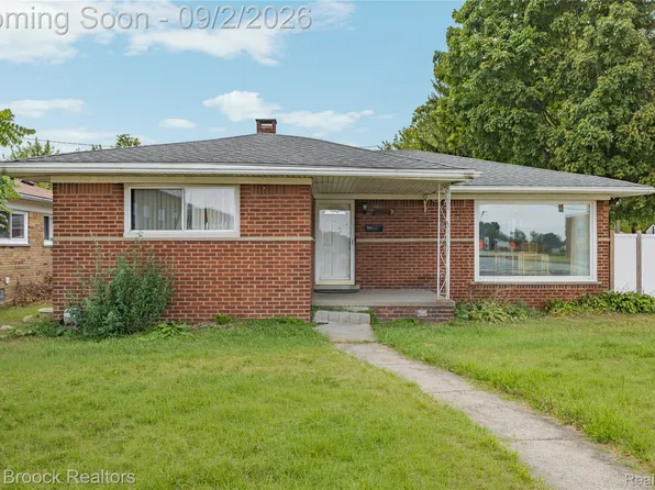 14361 W Ten Mile Rd, Oak Park, MI 48237