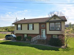 101 Chestnut St, Eleanor, WV 25070