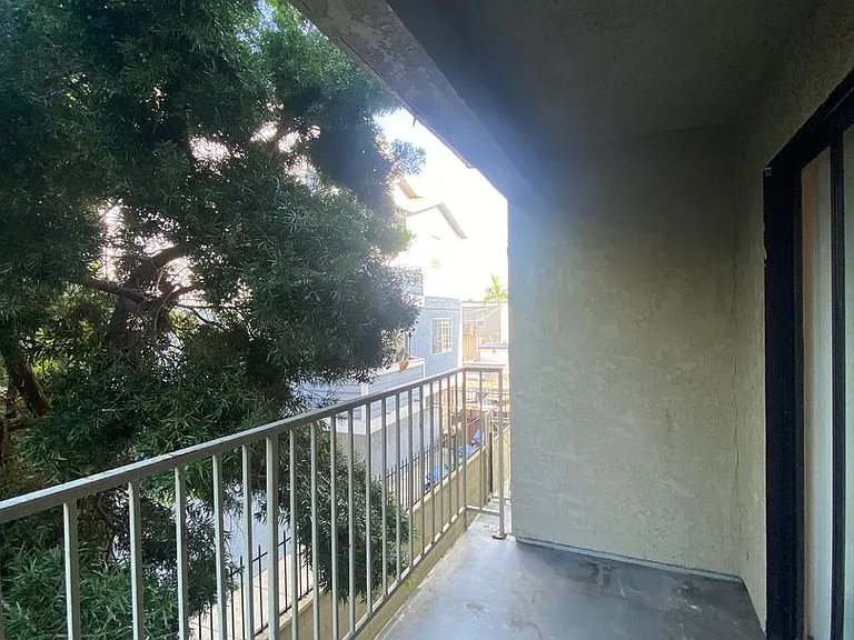 1429 E Florida St — Photo 14
