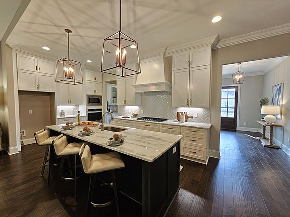 7th image of this home