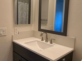 291 Grayson Way APT C, Upland, CA 91786