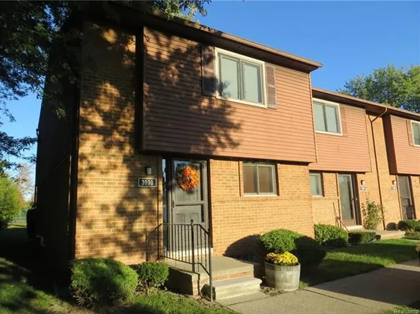 3990 Old Creek Rd #1, Troy, MI 48084