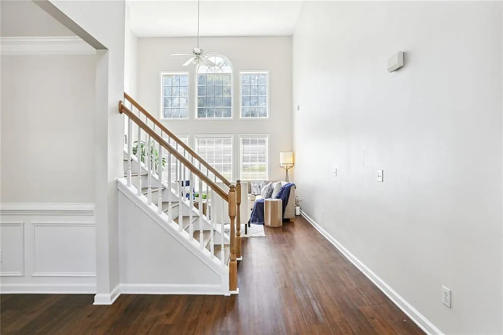 4 bed, 3.5 bath, 3054 sqft, $8,450 — Photo 3