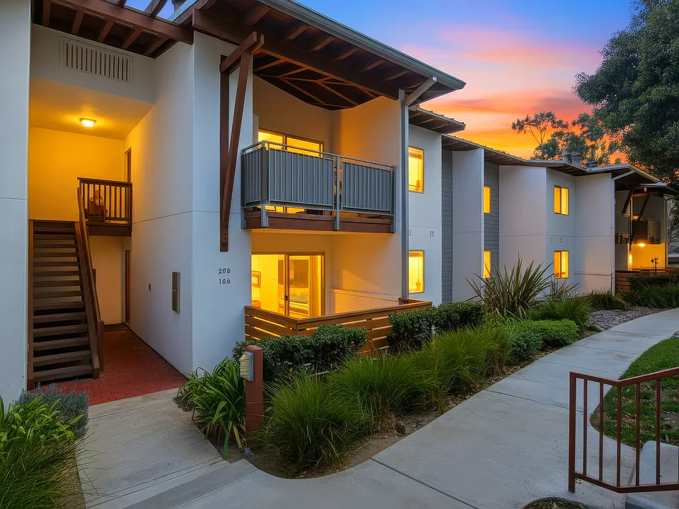 1740 S El Camino Real S #J106