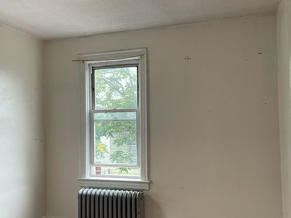 5th image of 761 E 213th St Floor 3