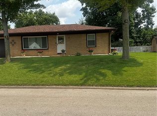 26 Maple Ct, Decatur, IL 62526