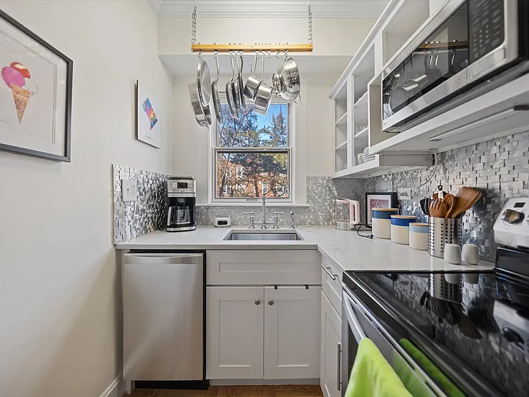 3901 Cathedral Ave NW #209 — Photo 7
