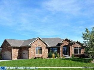 9626 Hollow Tree Dr, Lincoln, NE 68512