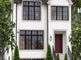 2214 W Oakdale Ave, Chicago, IL 60618