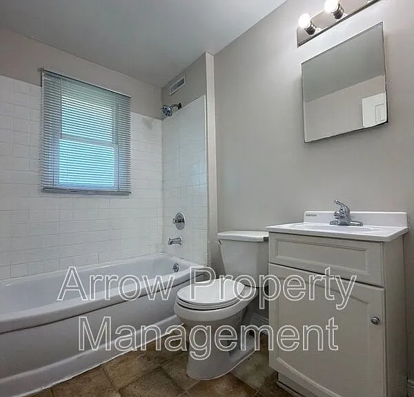 5447 Benton St — Photo 7