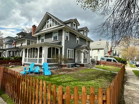 606 Harvard St Photo 1