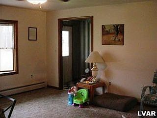 5th image of 658 Schoeneck Ave