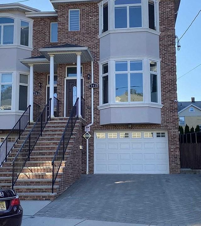 1st image of 793 Edgewood Ln