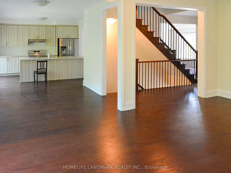 21 Kenneth Wood Cres — Photo 8