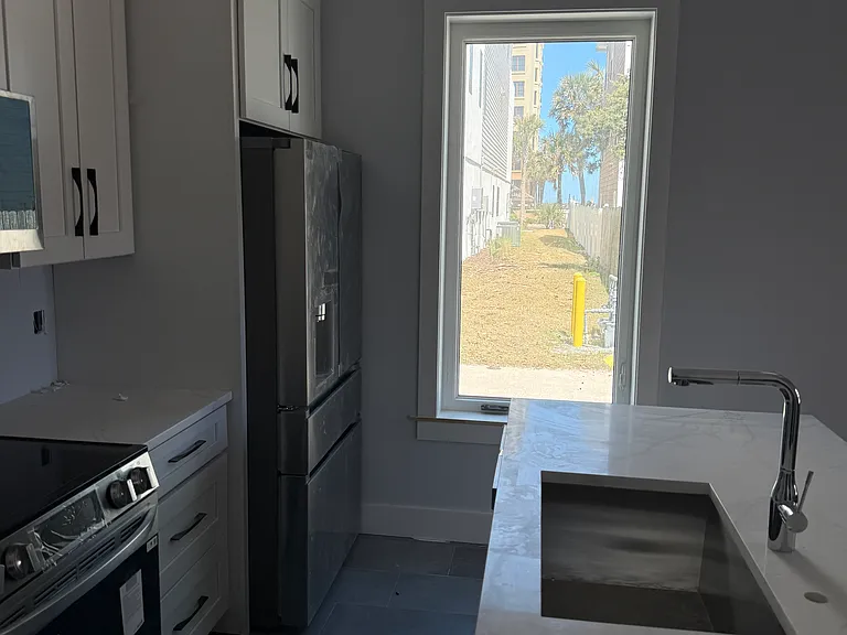 119 12th Ave N #2 — Photo 4