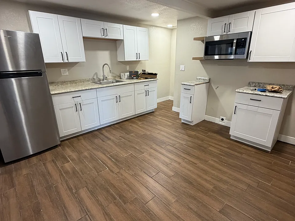 2341 W Yuma St #1