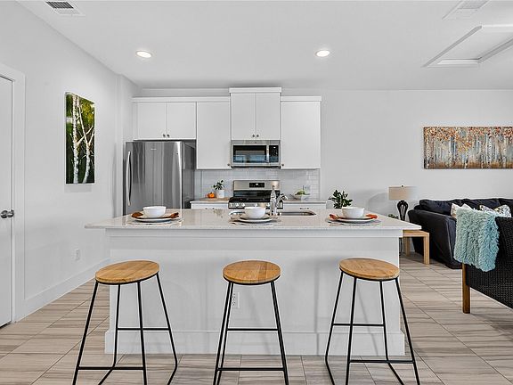 5th image of 521 White Steppe Way
