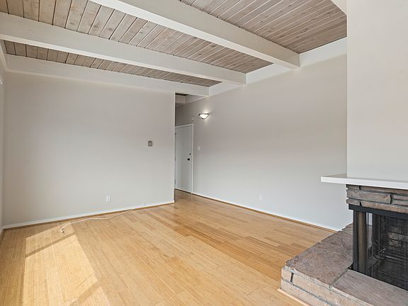 2nd image of 3334 Fillmore St APT 303
