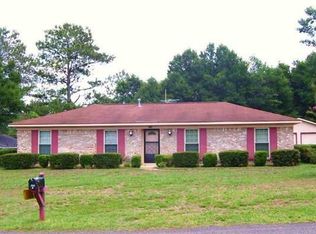 3700 Ching Dairy Loop Rd E, Mobile, AL 36618