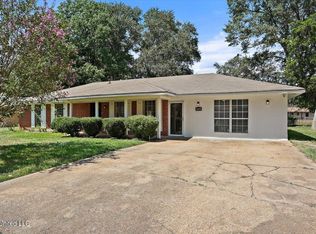 5825 Cypress Trl, Jackson, MS 39211