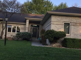 9234 Pioneer Ct, Lincoln, NE 68520