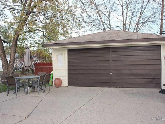 5th image of 31560 Louise Dr