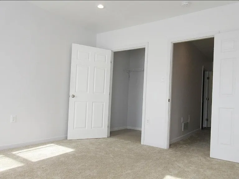 4628 Melrose St — Photo 18