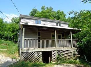 523 S High St, Galena, IL 61036