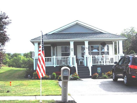2nd image of 107 Oriole Dr