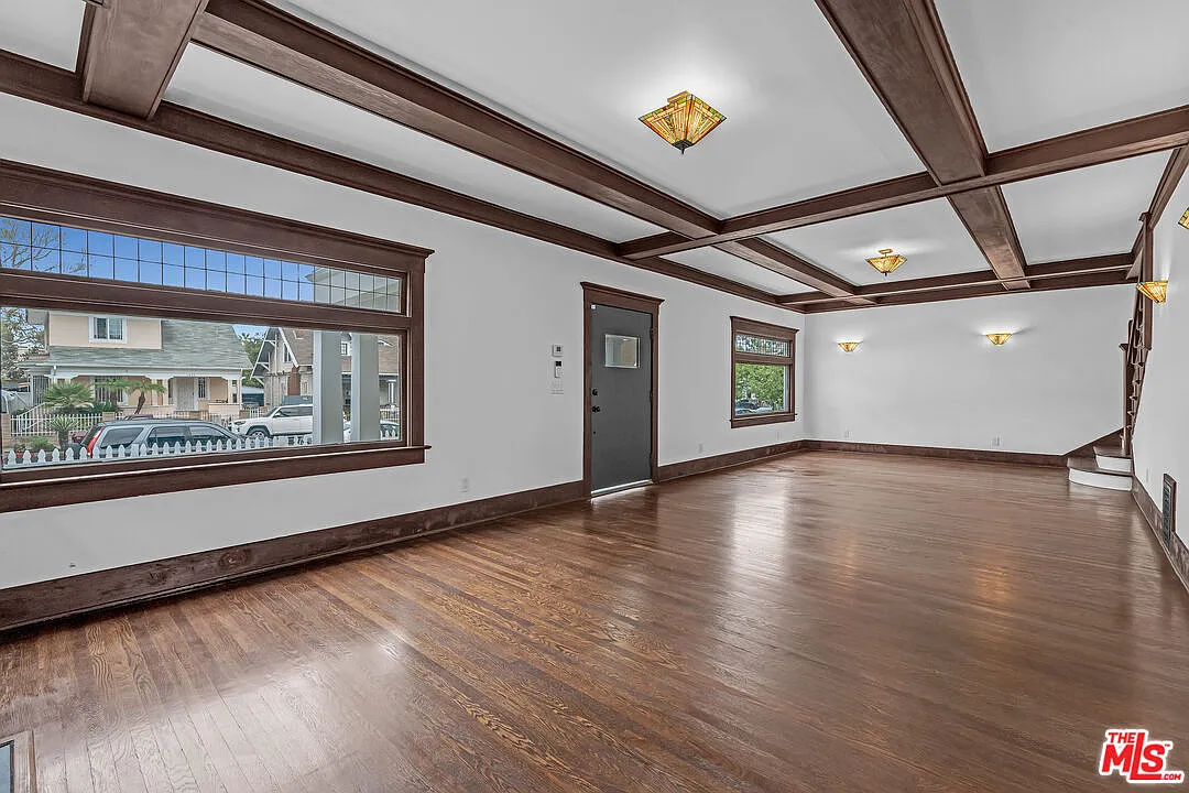 4 bed, 2.5 bath, 2601 sqft, $6,450 — Photo 4