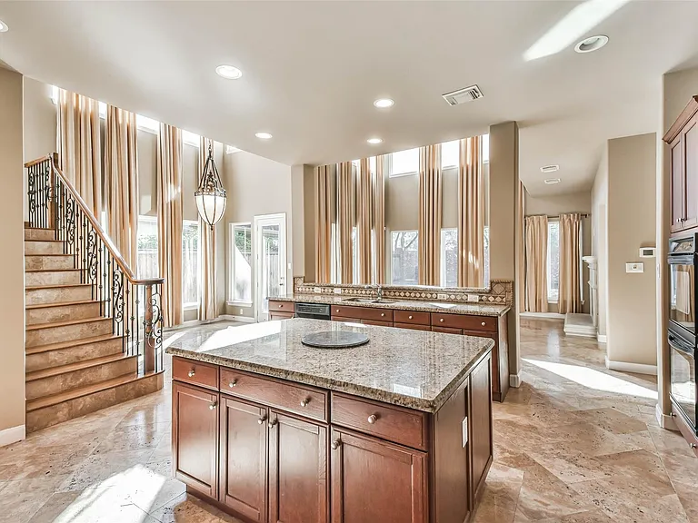 11511 Gallant Ridge Ln — Photo 15