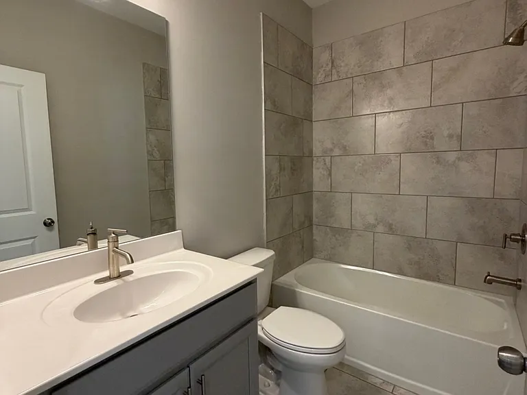 2590 Morehead St — Photo 38