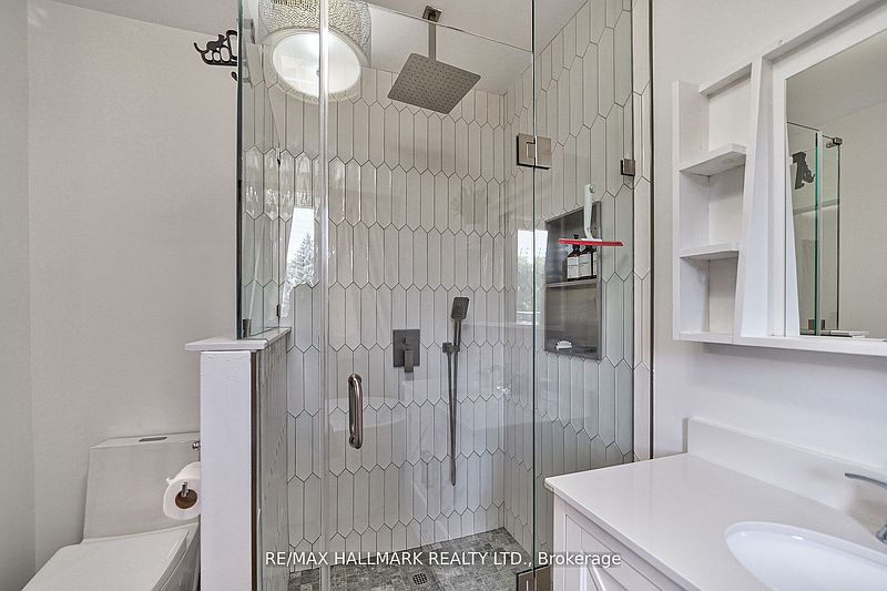 Toronto House for rent - 4 Bedrooms — photo 17