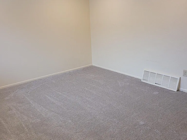 2564 Bethesda Ave — Photo 5